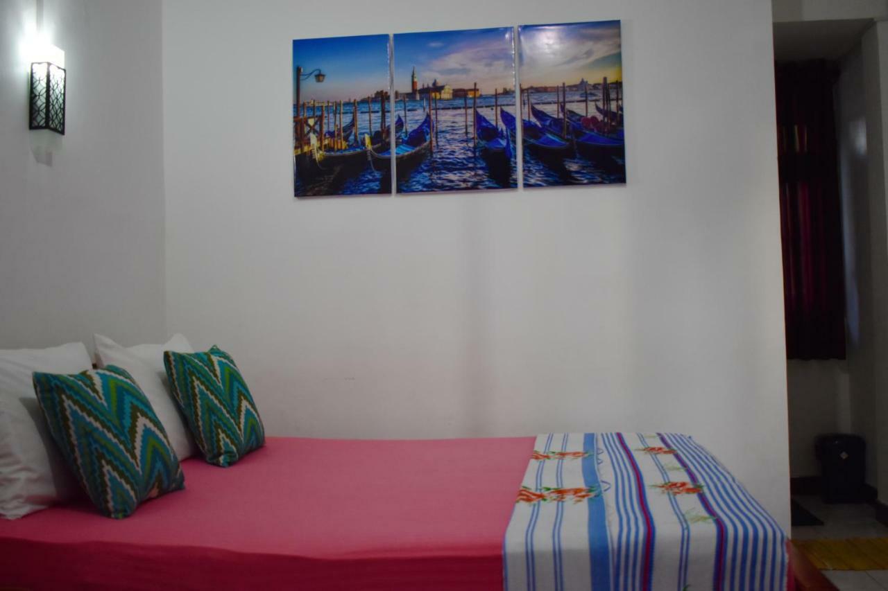 Myr-O Homestay Kombichankulama Exterior photo